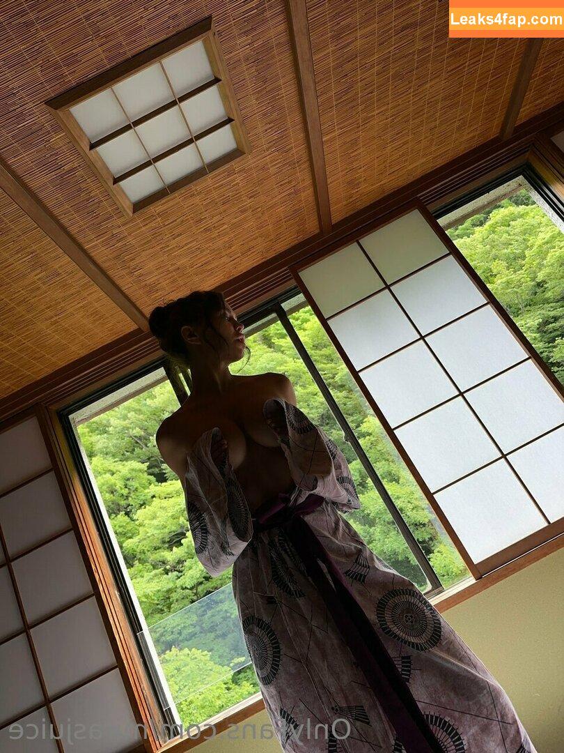 Mira / mira.004 / miranowhere / model_mira слитое фото фото #0076