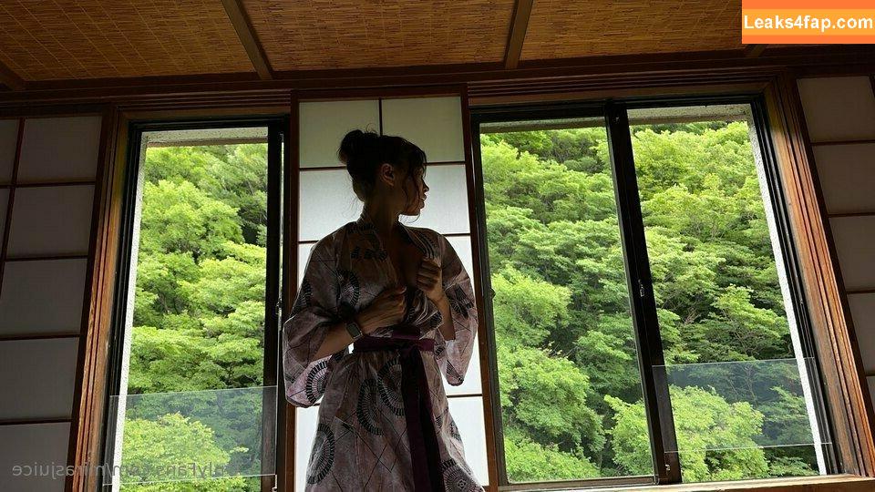 Mira / mira.004 / miranowhere / model_mira слитое фото фото #0078