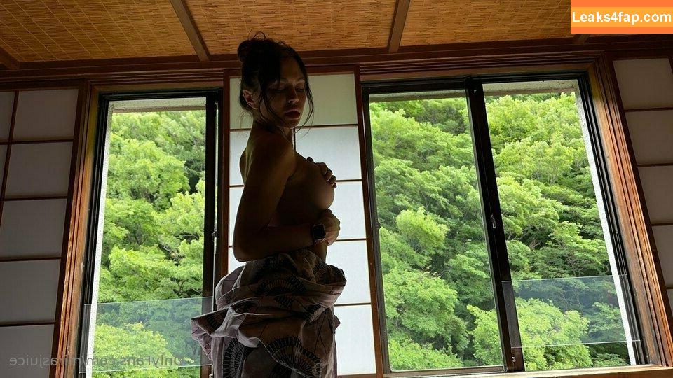 Mira / mira.004 / miranowhere / model_mira слитое фото фото #0079