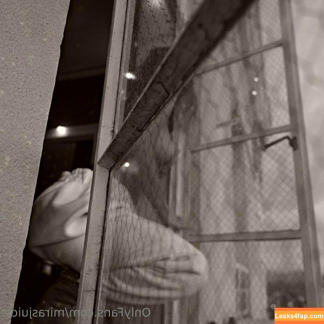 Mira / mira.004 / miranowhere / model_mira слитое фото фото #0184