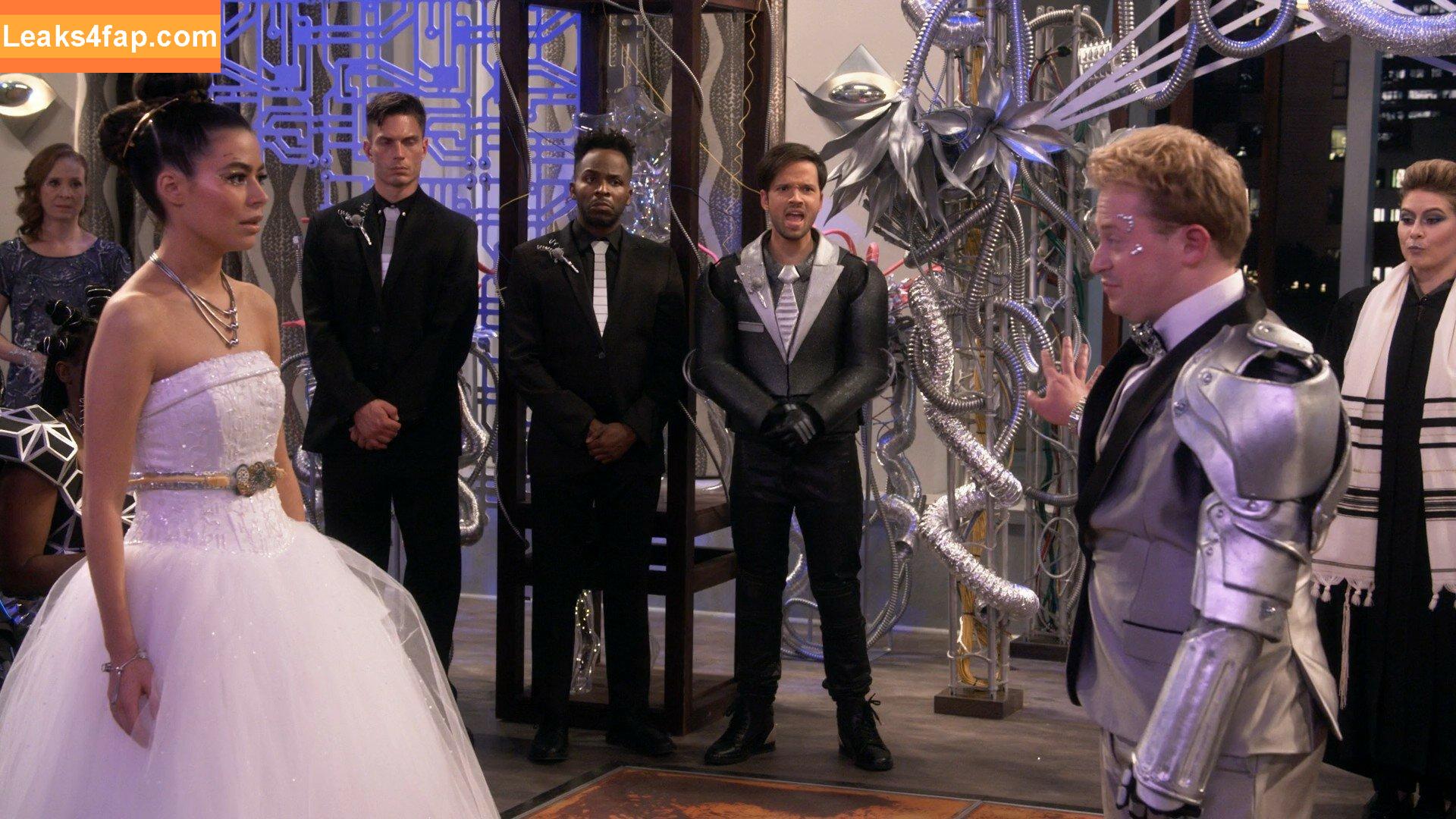 Miranda Cosgrove / MirandaCosgrove / onlyfanssz leaked photo photo #0046