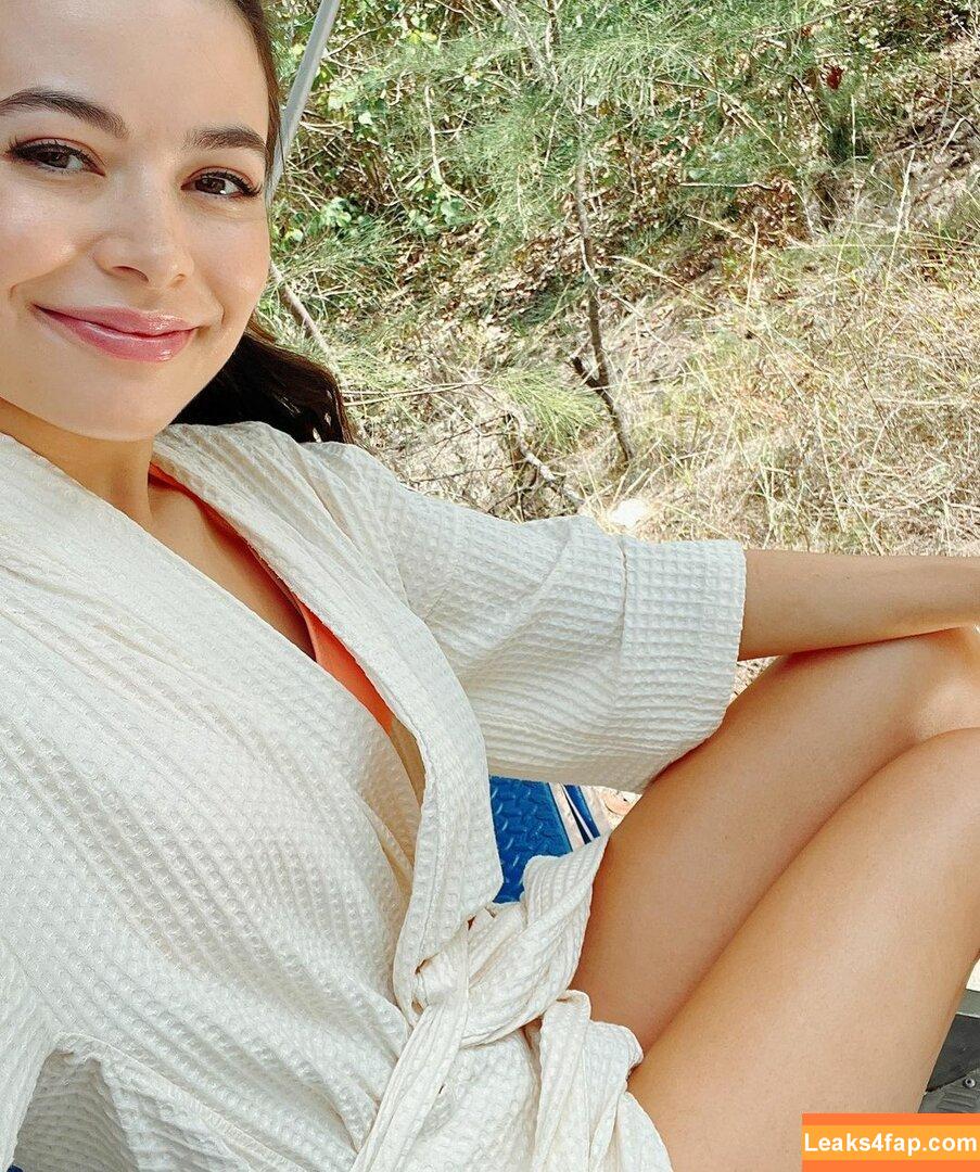 Miranda Cosgrove / MirandaCosgrove / onlyfanssz слитое фото фото #0181