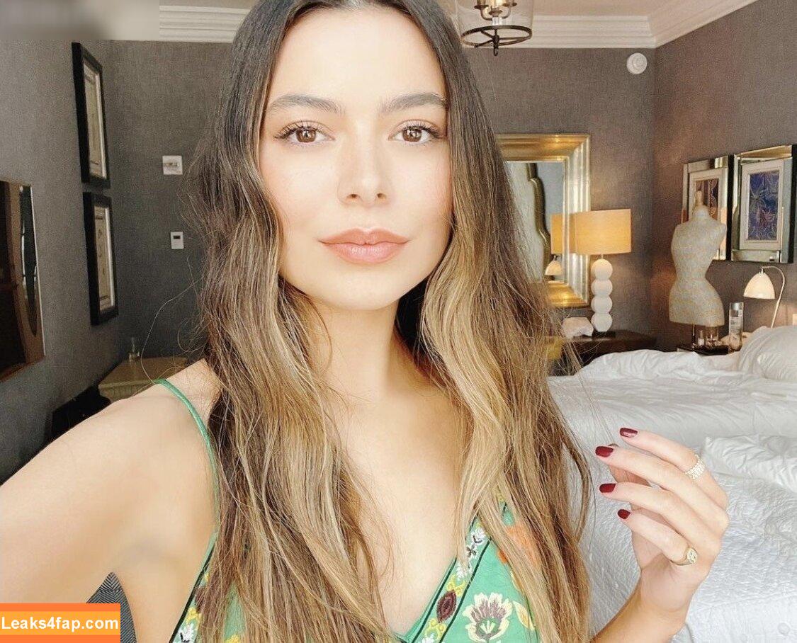 Miranda Cosgrove / MirandaCosgrove leaked photo photo #0357