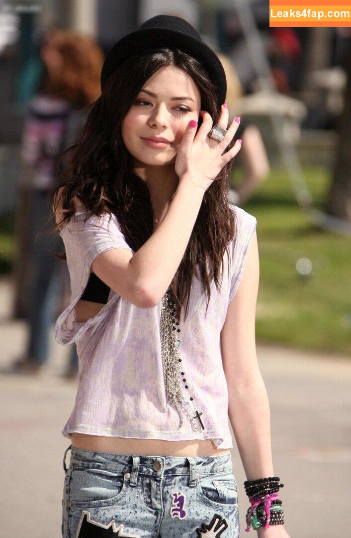 Miranda Cosgrove / MirandaCosgrove / onlyfanssz слитое фото фото #0380