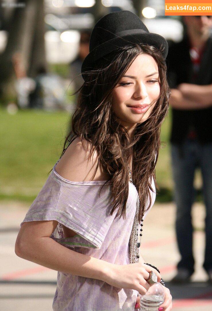 Miranda Cosgrove / MirandaCosgrove / onlyfanssz слитое фото фото #0382