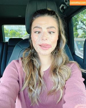 Miranda Cosgrove photo #0085