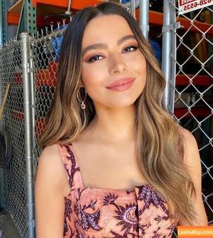 Miranda Cosgrove photo #0284