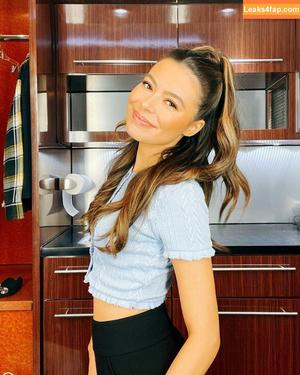Miranda Cosgrove photo #0452