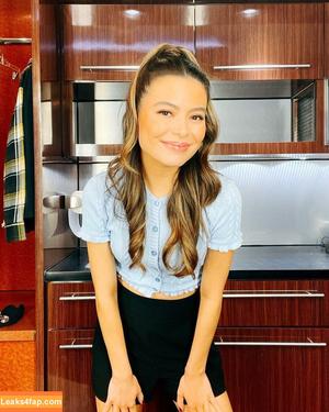 Miranda Cosgrove photo #0454