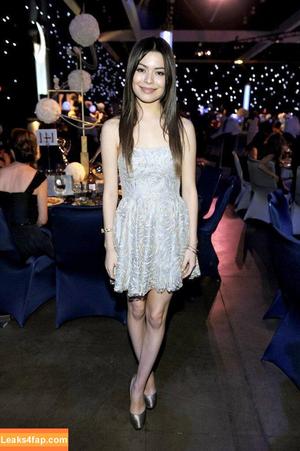 Miranda Cosgrove photo #0582