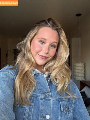 Miranda McKeon photo #0004