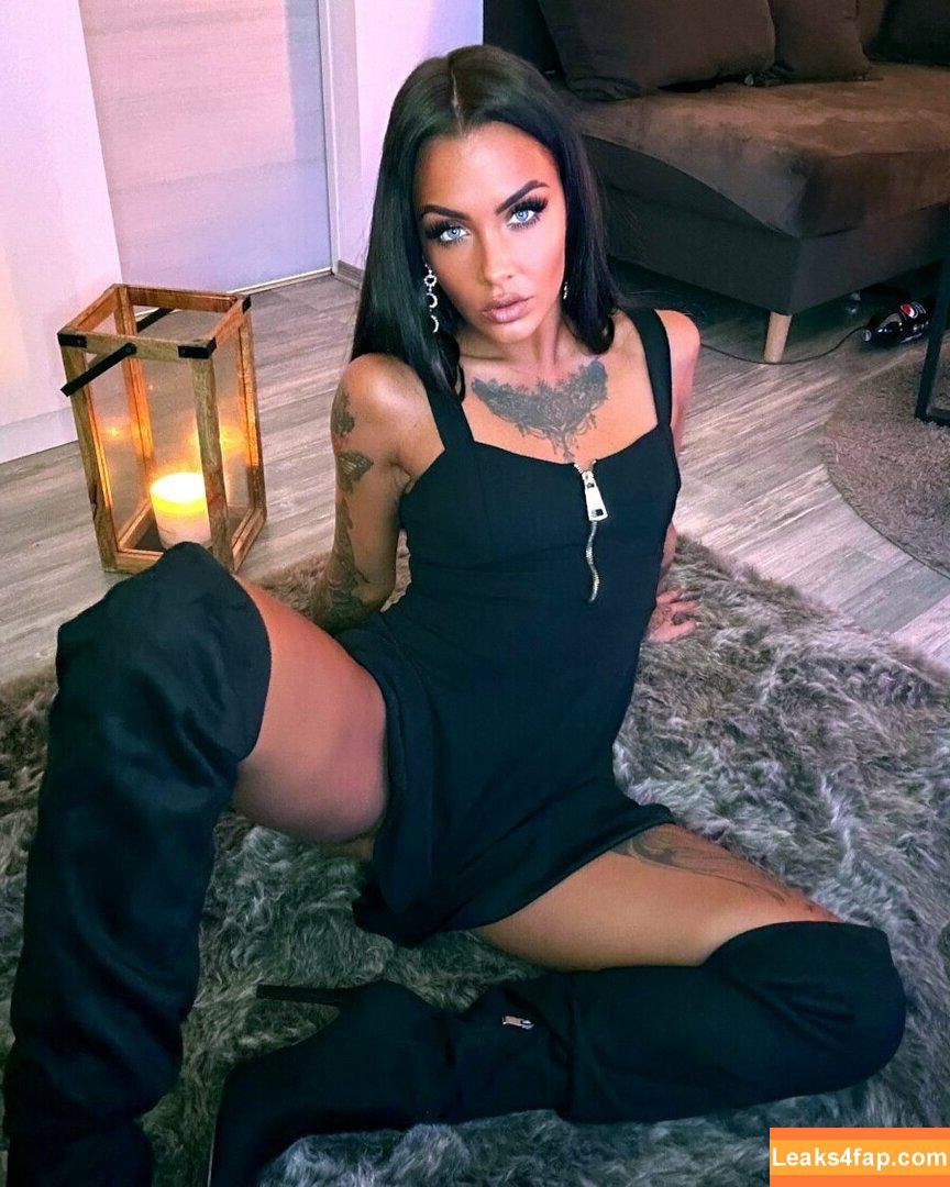 Miri Brook /  leaked photo photo #0004