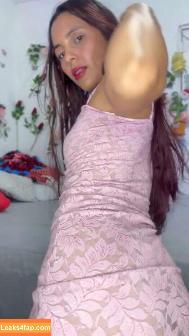 Miris Salinas /  leaked photo photo #0002