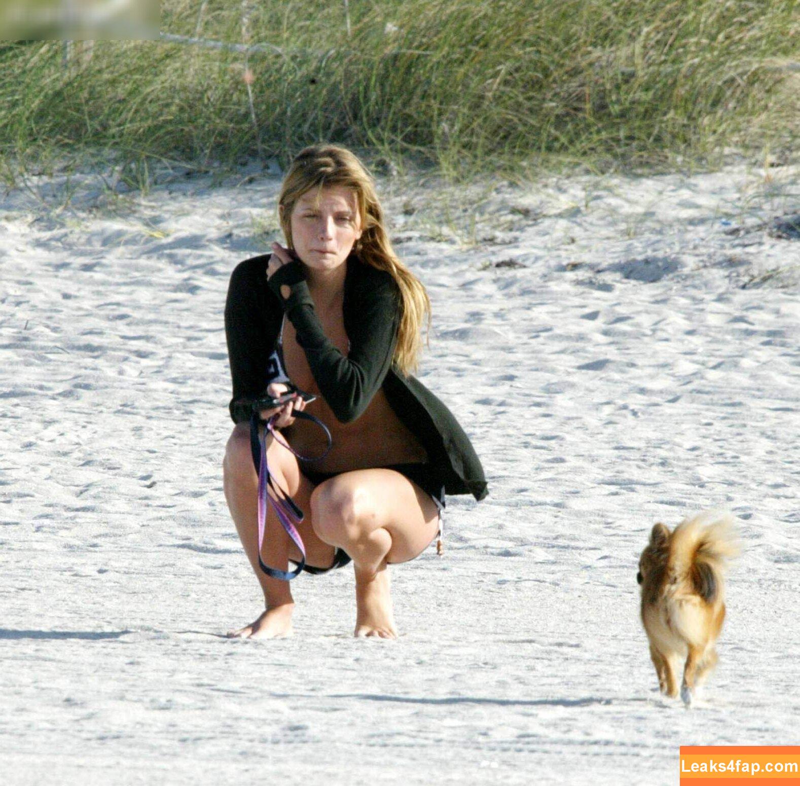 Mischa Barton / mischabarton leaked photo photo #0123