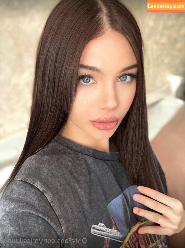 miss.luuna / miss.luna leaked photo photo #0013