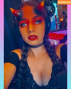 Miss Mikkaa photo #0075