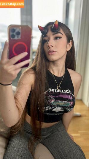 Miss Mikkaa photo #0190