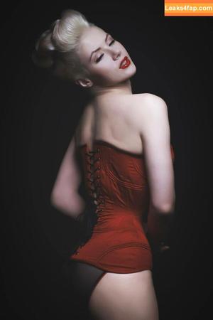 Miss Mosh photo #0099