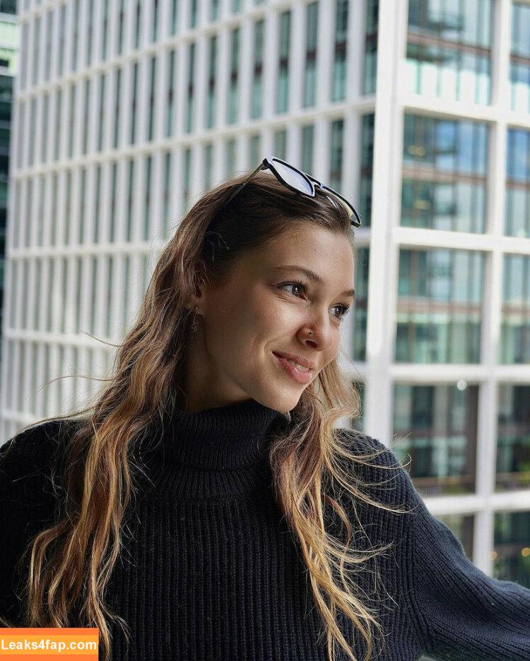 Miss.x.bee / miss.xbee / misssxbee leaked photo photo #0100