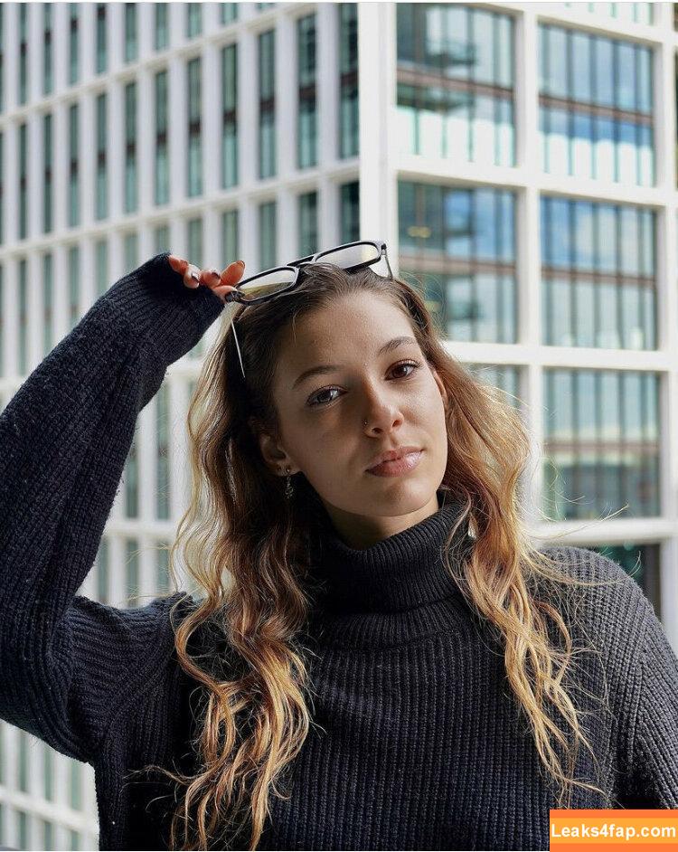 Miss.x.bee / miss.xbee / misssxbee leaked photo photo #0101