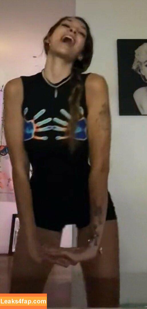 Miss.x.bee / miss.xbee / misssxbee leaked photo photo #0268