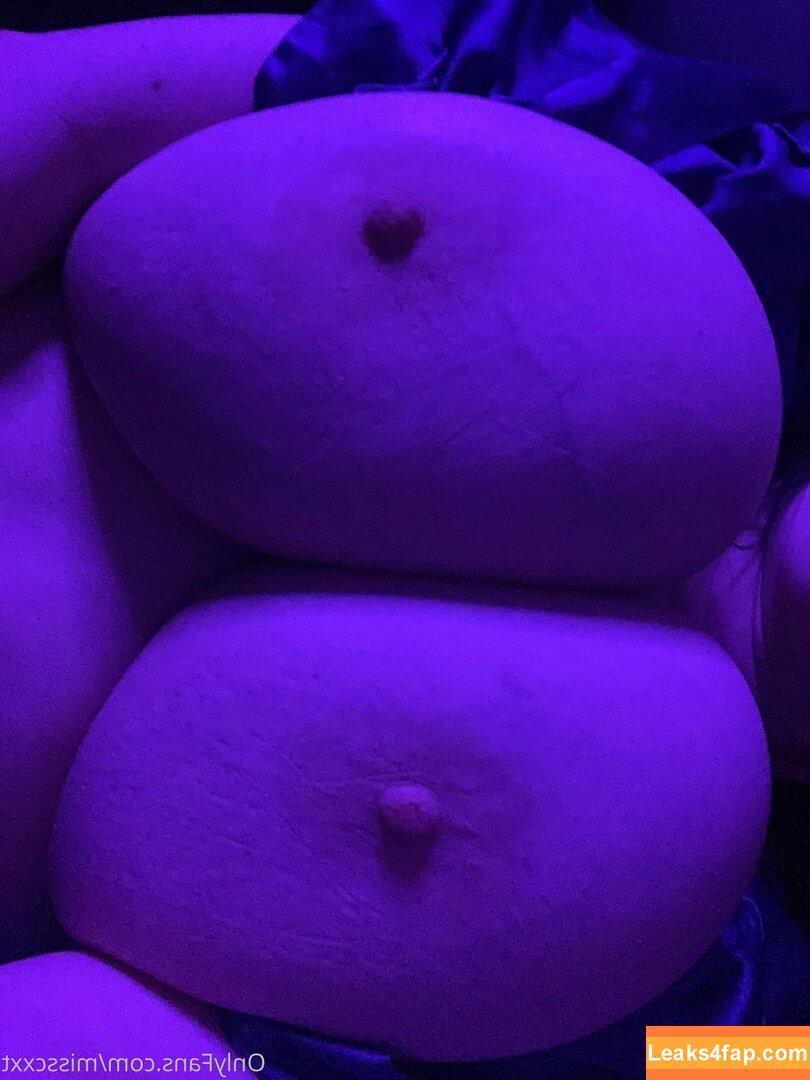 misscxxt / HazelAdams / awwbuts leaked photo photo #0035