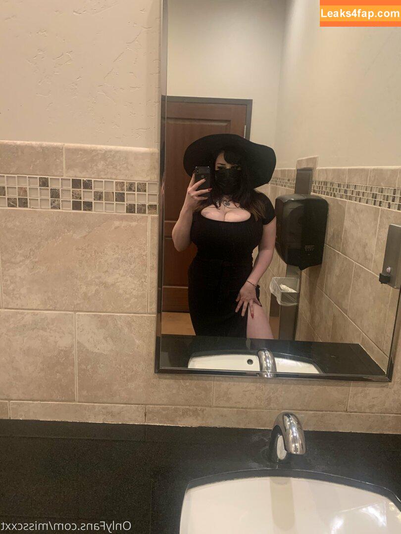 misscxxt / HazelAdams / awwbuts leaked photo photo #0049
