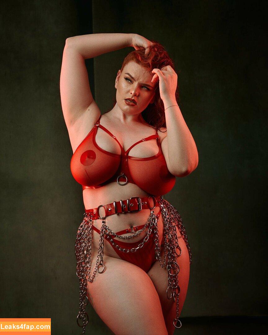 MissDeadlyRed / missred_ leaked photo photo #0027