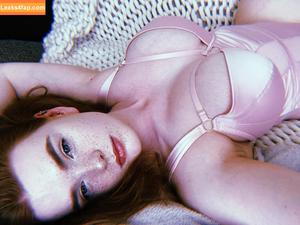 MissDeadlyRed photo #0004