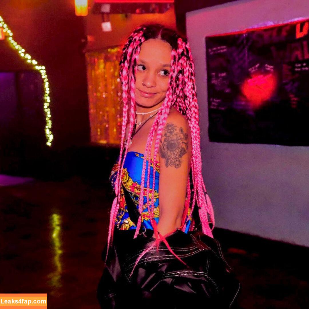 MissFairy / Mayliene leaked photo photo #0017