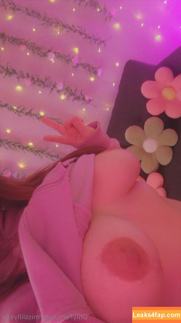 misslillyxxx / themisslillyy leaked photo photo #0237