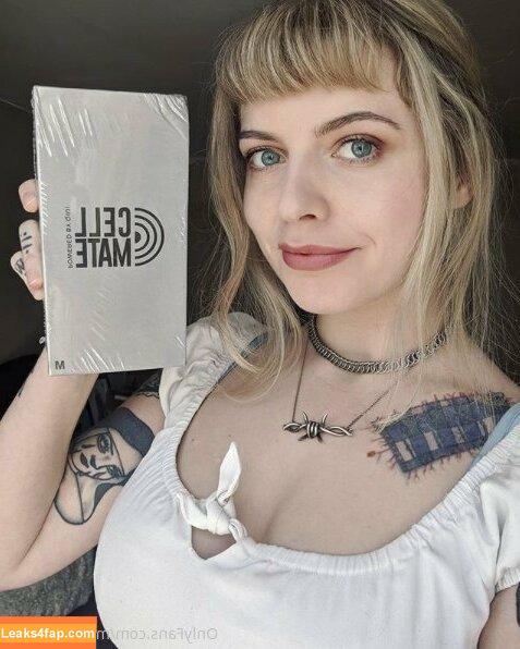 missmarilynxx / margotthr0bbie leaked photo photo #0133