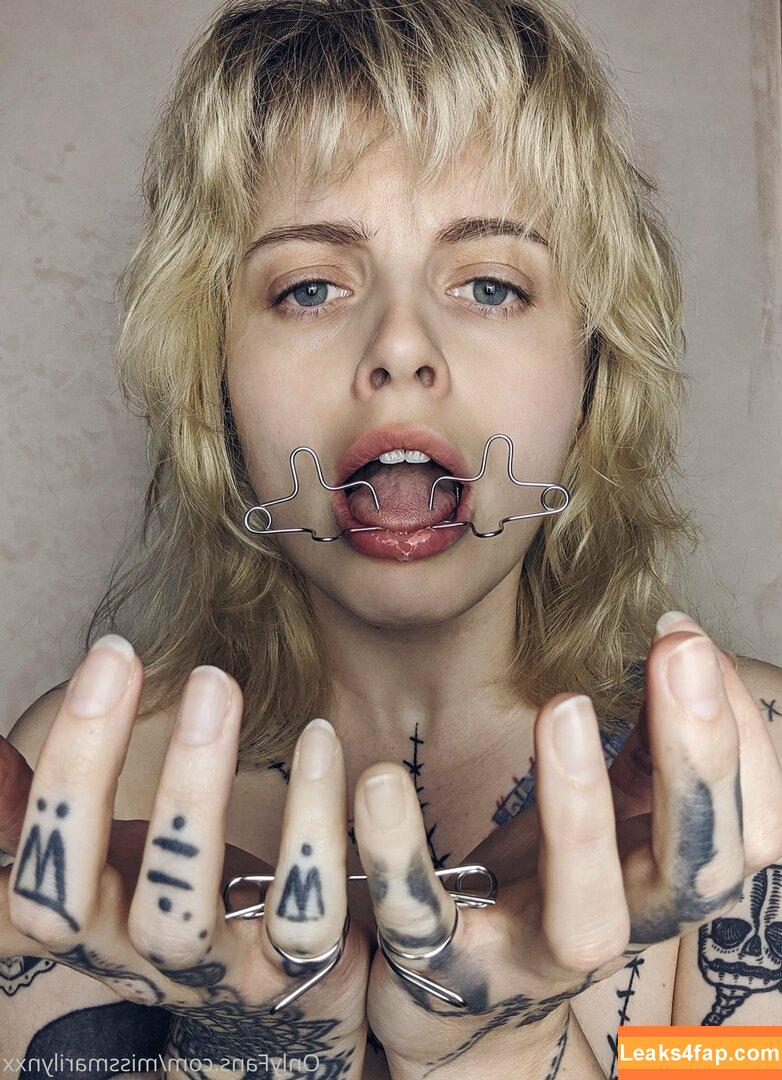 missmarilynxx / margotthr0bbie leaked photo photo #0432