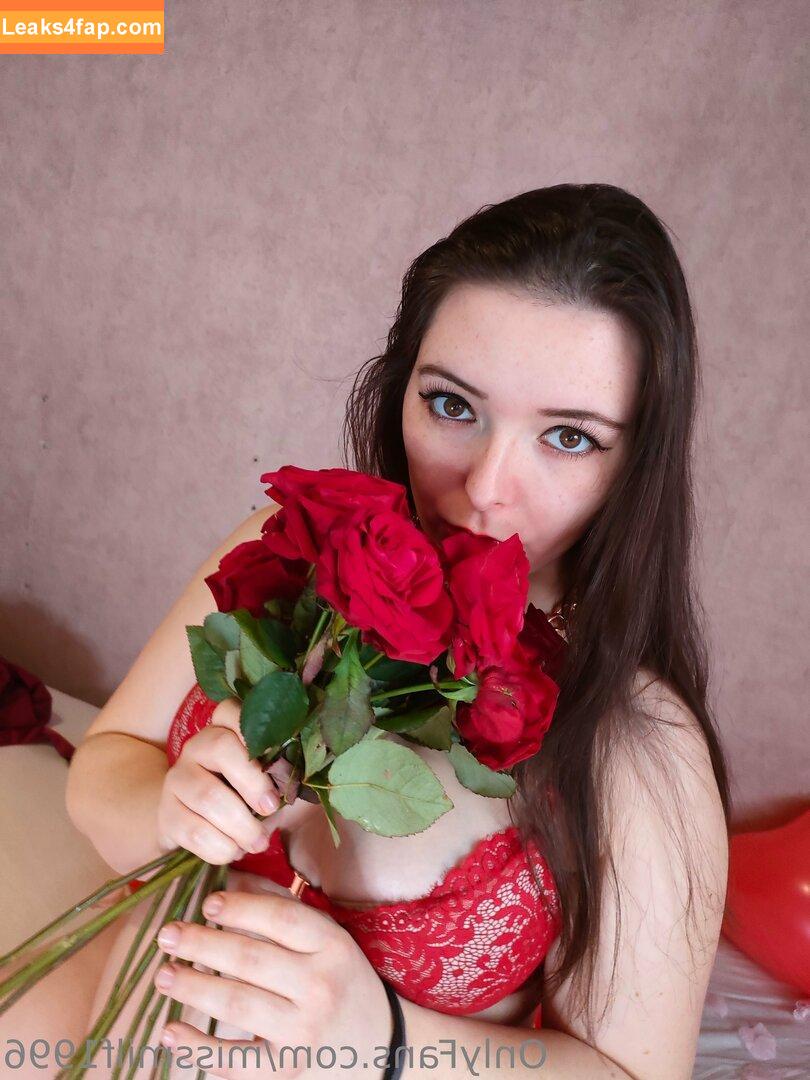 missmilf1996 /  leaked photo photo #0001