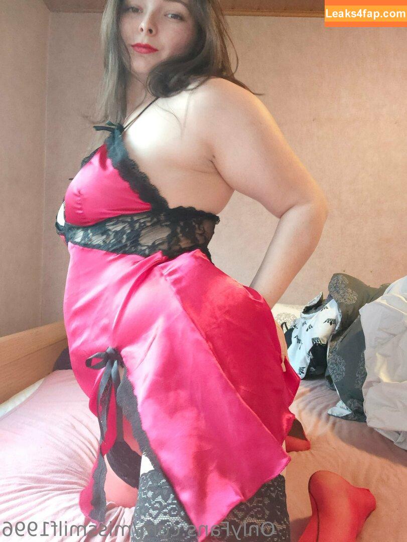 missmilf1996 /  leaked photo photo #0002