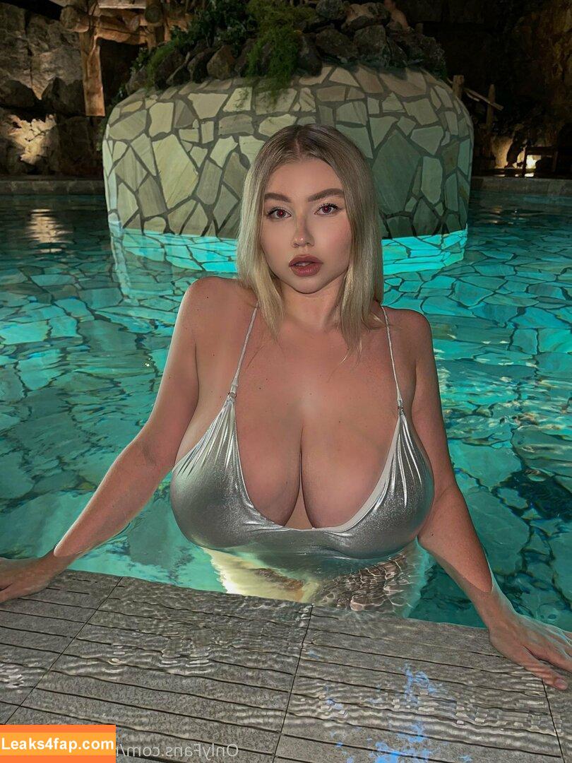 MissParaskeva / missparaskeva.pr leaked photo photo #0074