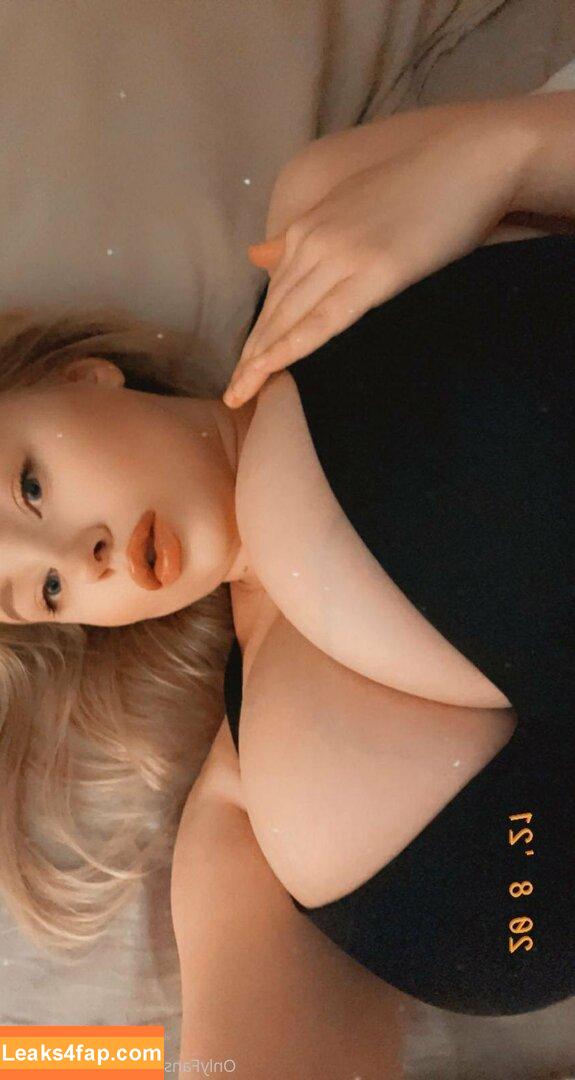 MissParaskeva / missparaskeva.pr leaked photo photo #0266