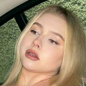 MissParaskeva photo #0003