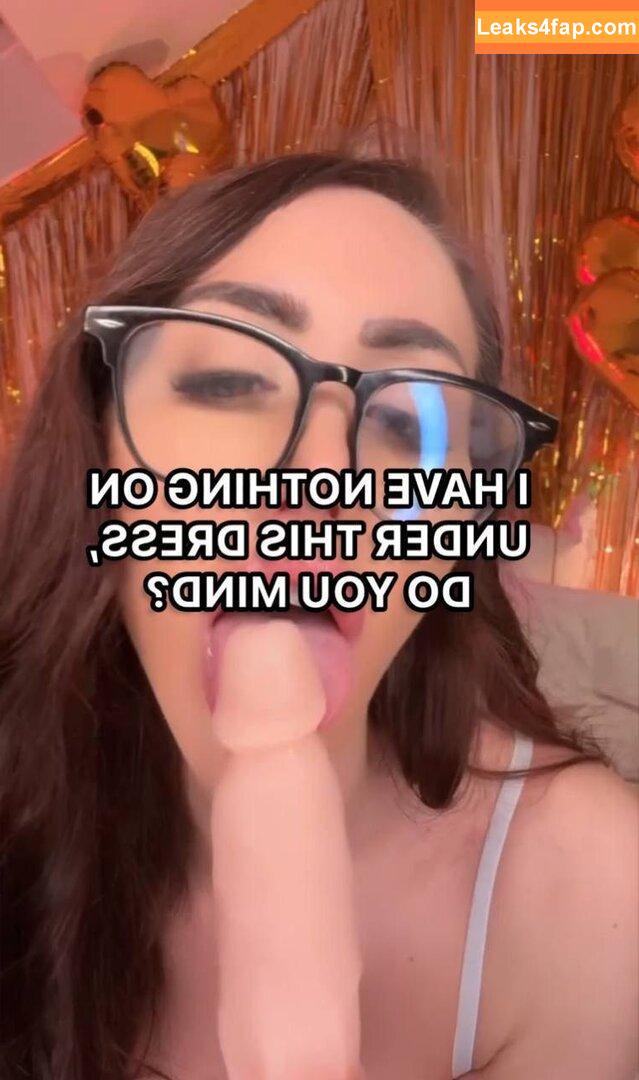 MissPerriB leaked photo photo #0053
