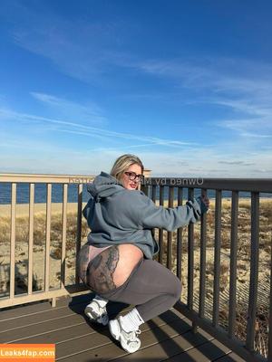 missthickntatted photo #0195