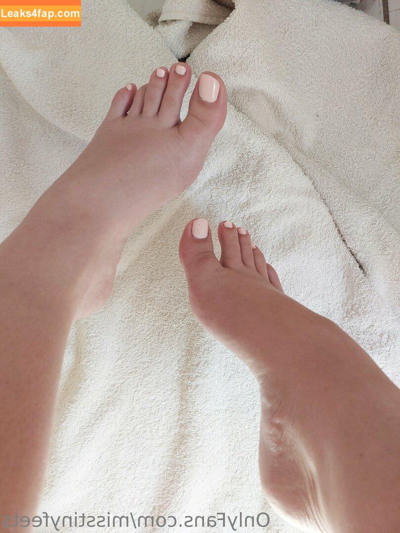 misstinyfeets /  leaked photo photo #0012