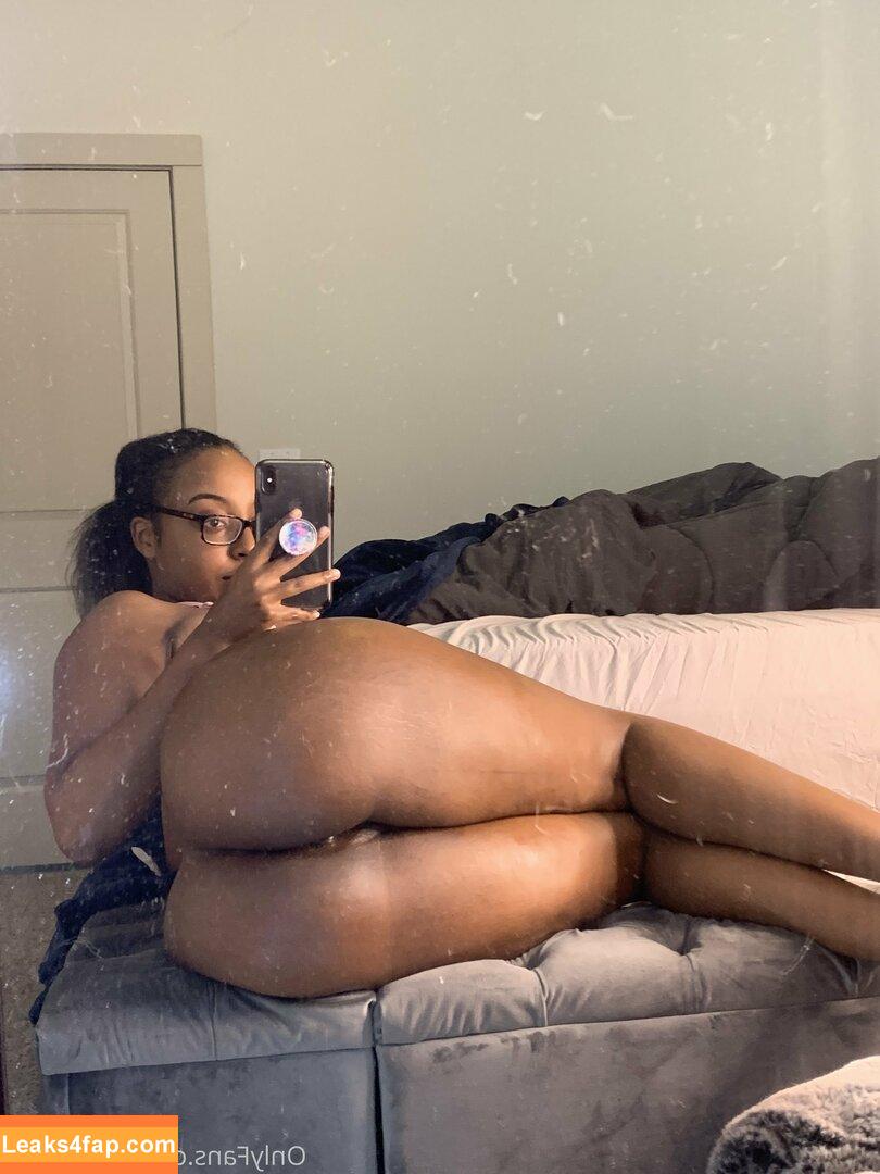 missusblu / Juicy Butt Queen / woochiewobbler leaked photo photo #0041