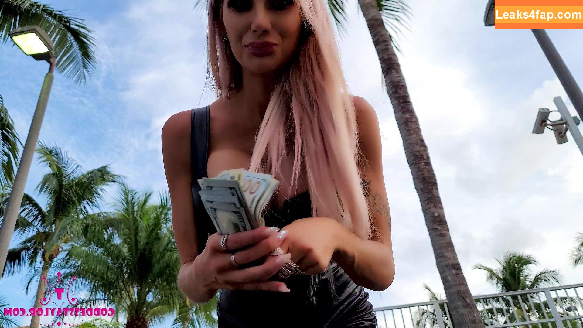 Mistress Taylor Knight / floridafindom / goddesstaylork / official_taylor_knight leaked photo photo #0098
