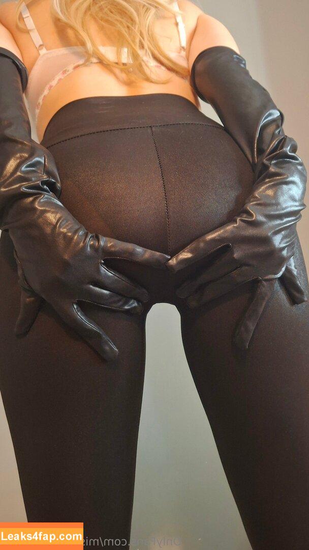 mistressnight998 /  leaked photo photo #0027