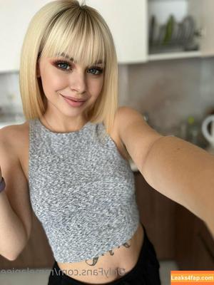 mmelaniee photo #0007
