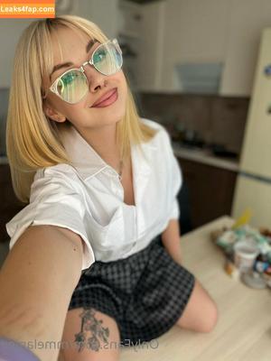 mmelaniee photo #0009