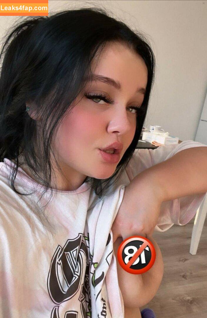 mmilkkanna_ / AnnaFoxs / Bitchenn leaked photo photo #0001