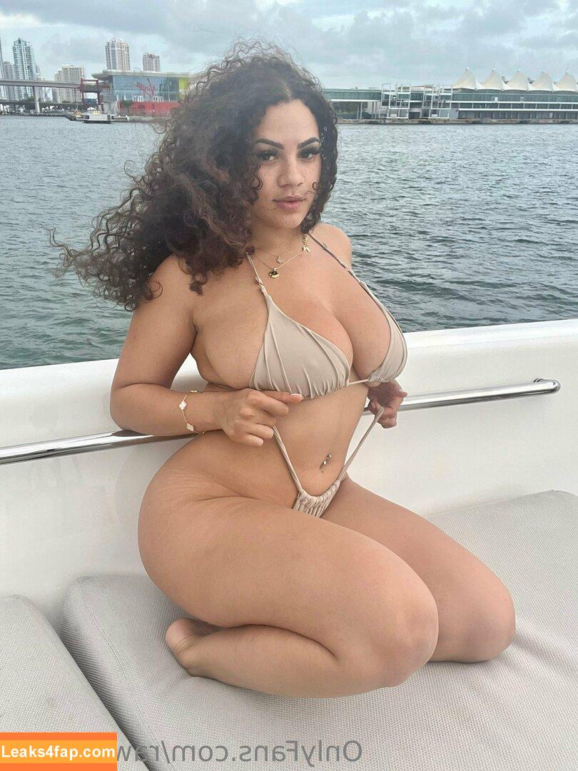 mmilkmarieee / therealcookieee_ leaked photo photo #0010