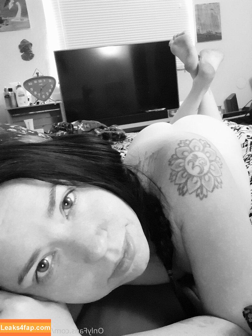 mmmeghanxx / xx.meghan.xo leaked photo photo #0041