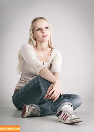 Model Cathy photo #0434